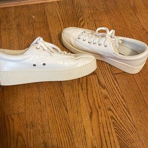 Tretorn white platform